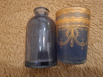 Blauw vaasje en theelichthouder met goud