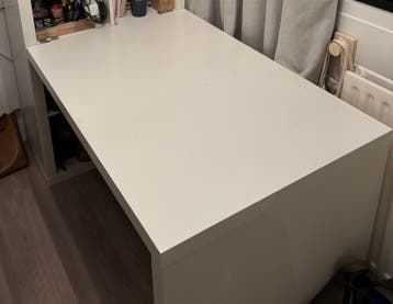 Gratis ophalen - Bureau voor Ikea Kallax Kast
