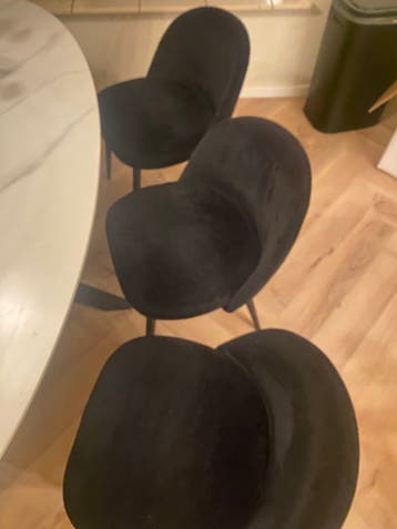 Gratis! 6 zwarte velvet/fluwelen stoelen