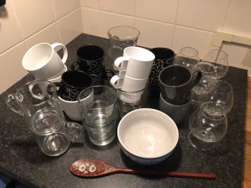 5 cognacglazen en ander servies