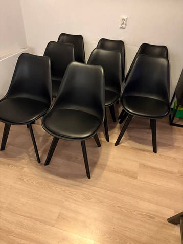 Set van 8 zwarte eetkamerstoelen - Modern design