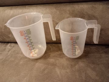 2x Maatbekers  gratis
