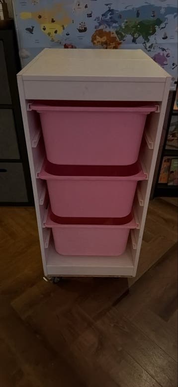 2x IKEA Trofast kast op wielen met roze bakken