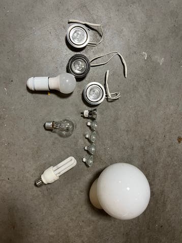 Diverse lampen en inbouwspots en buitenkraan - Gebruikt