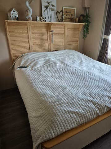 bed 180x200  GRATIS