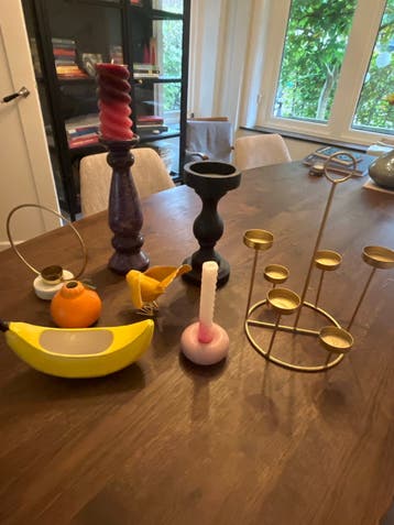 Diverse kandelaars en decoratie gratis op te halen