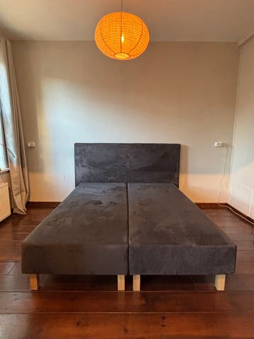 Tweepersoons boxspring met hoofdbord - 160x200 cm