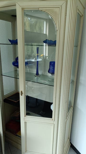 Elegante Vitrinekast met Glazen Planken