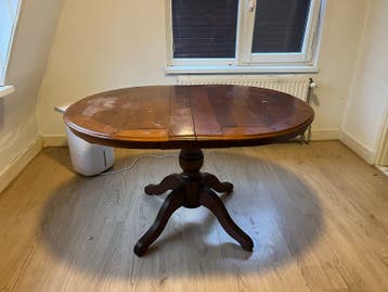Ovale eettafel van eikenhout - uitschuifbaar