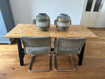 GRATIS Eettafel + 4 stoelen - blad beschadigd