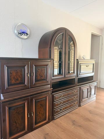 Free sets of furniture