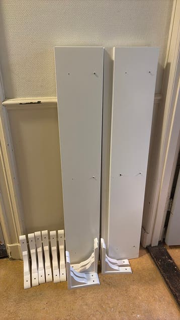 4 IKEA Bergshult planken + 12 Ramshult plankdragers
