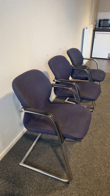 Gratis op te halen: 3 Gebruikte Stoelen
