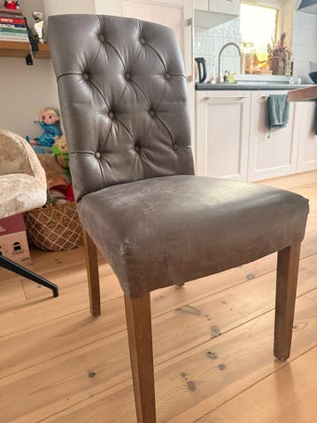 Gratis af te halen: 4 gebruikte eetkamerstoelen