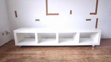 IKEA TV-meubel / bankje op wieltjes - Gratis af te halen