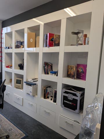 Witte modulaire wandkast met lades en open vakken