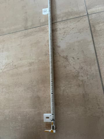Witte plafondrail