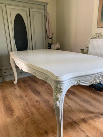 Eettafel met houtsnijwerk (extra breed).