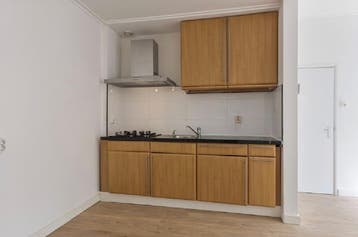 Compacte keuken met gaskookplaat