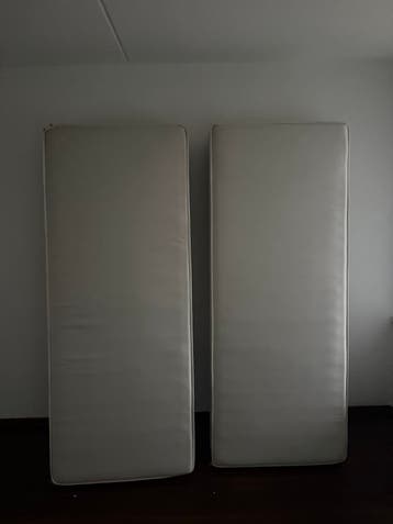GRATIS Twee eenpersoons bedbodems (lattenbodems) boxsprings