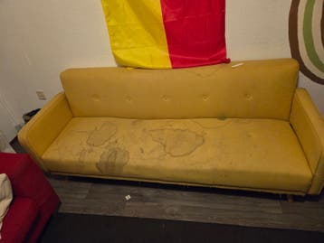 Gele bank, 2.10m x 0.80m - Gratis af te halen