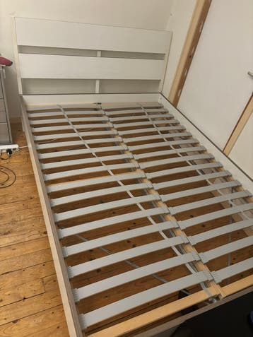 Stevig houten bedframe met lattenbodem 140x200cm