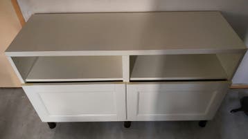 Kast met beschadigingen - ideaal voor opknappers