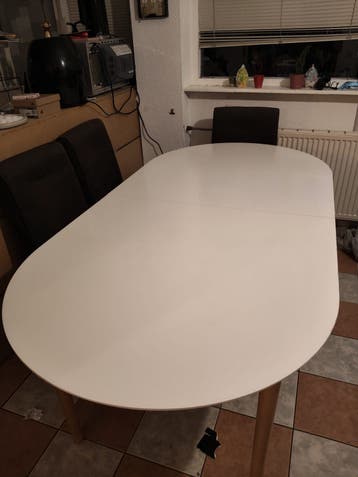 Ovale eettafel met transportschade - uitschuifbaar