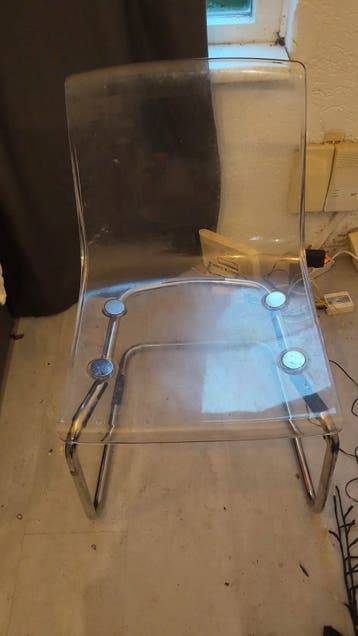 IKEA stoel met gebruikerskrassen