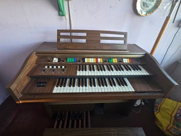 Kawai Orgel met Twee Klavieren - Goede Staat