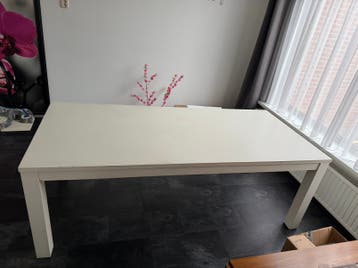Grote eethoektafel