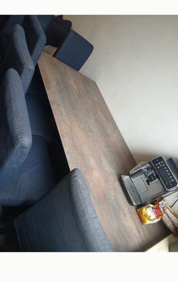 Eettafel met 6 stoelen - Zo goed als nieuw