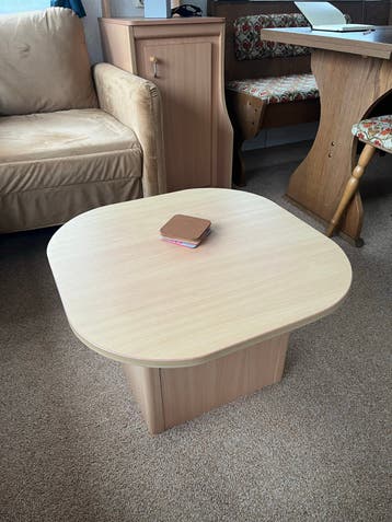 Gratis salontafel met opbergruimte en stoel