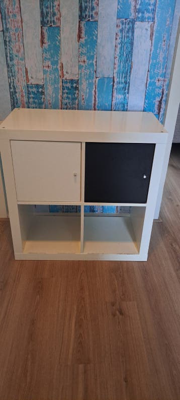 Kallax kast met deuren - Wit/Zwart