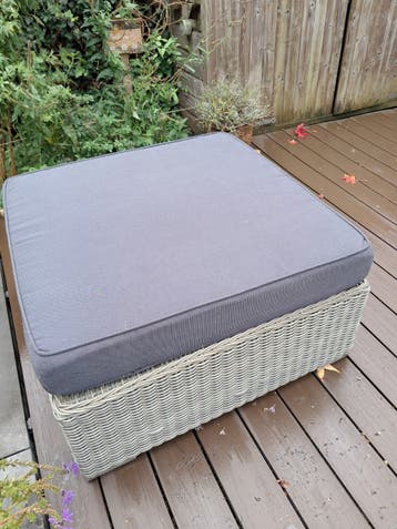 Hocker 90x90 cm met kussen