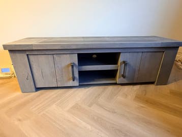 Industrieel robuust tv meubel of dressoir