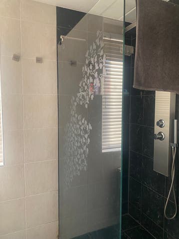 Gratis glazen douchewand