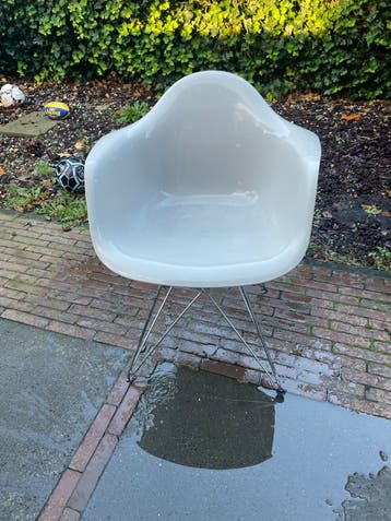 Design stoel - Wit met metalen onderstel
