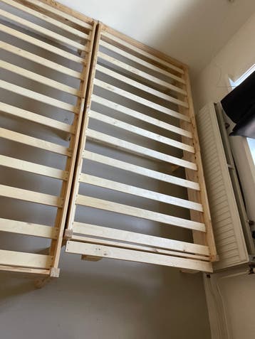 Lattenbodem bedframe  90x200 cm - Zo goed als nieuw