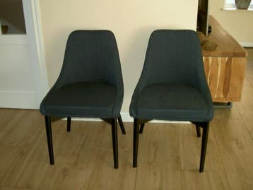 2 Mooie Degelijke Blauwe Stoelen ,in Nieuwstaat.