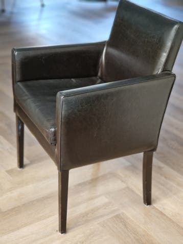 6 donkerbruine robuuste leren stoelen met armleuningen - Gr