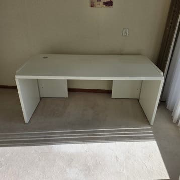 Gratis af te halen: Wit bureau (167x80x71 cm)