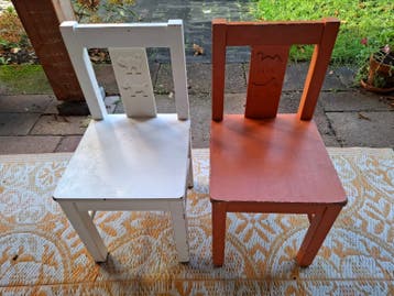 GRATIS Ikea houten kinderstoelen
