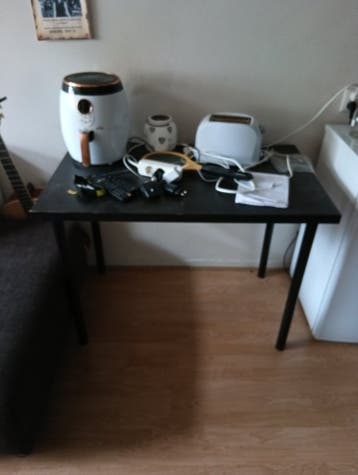 Eenvoudige tafel, zijtafel, gratis