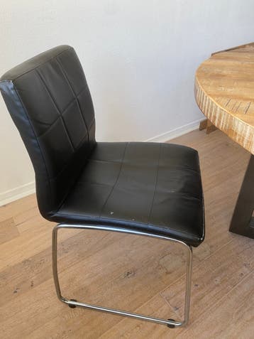4 eetkamer stoelen gratis afhalen