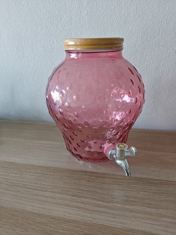 Roze glazen drankdispenser in aardbei-design - drink kan