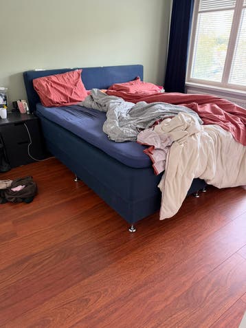 Swiss sense Boxspring alleen vandaag gratis af te halen