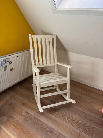 Witte schommelstoel - Zo goed als nieuw