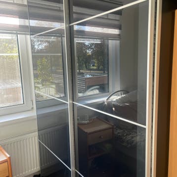 Mooi kledingkast gratis