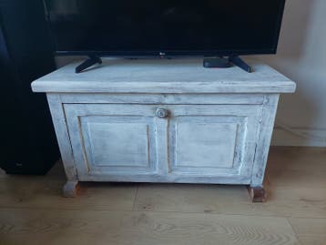 Gratis massief houten kist, zeer goede staat. Zsm ophalen.